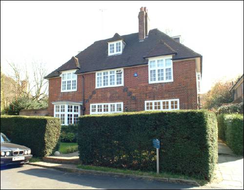 01 Morland Close